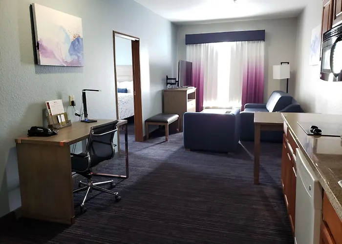 Best Western Plus San Antonio East Inn & Suites