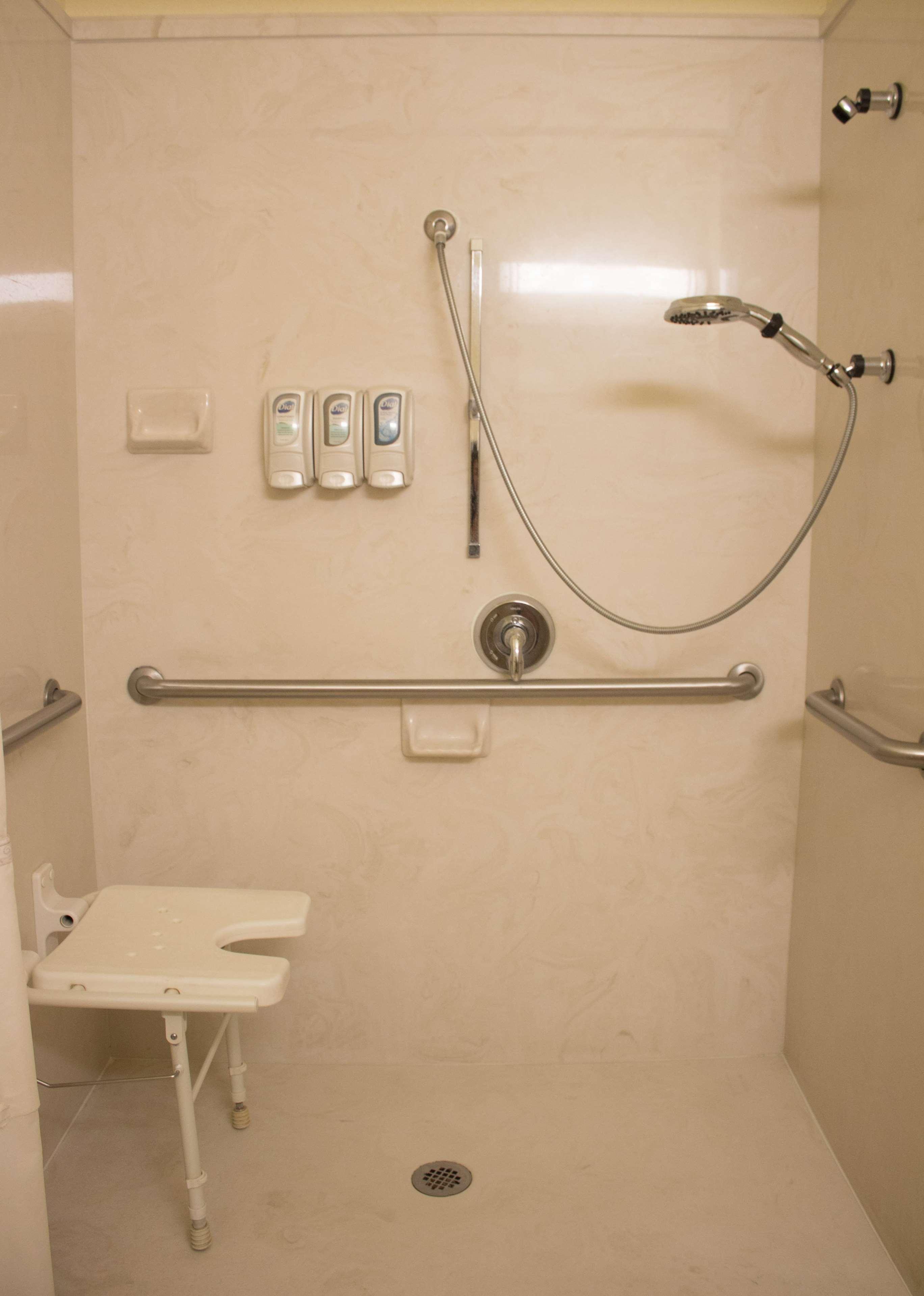 Best Western Plus East & 3*