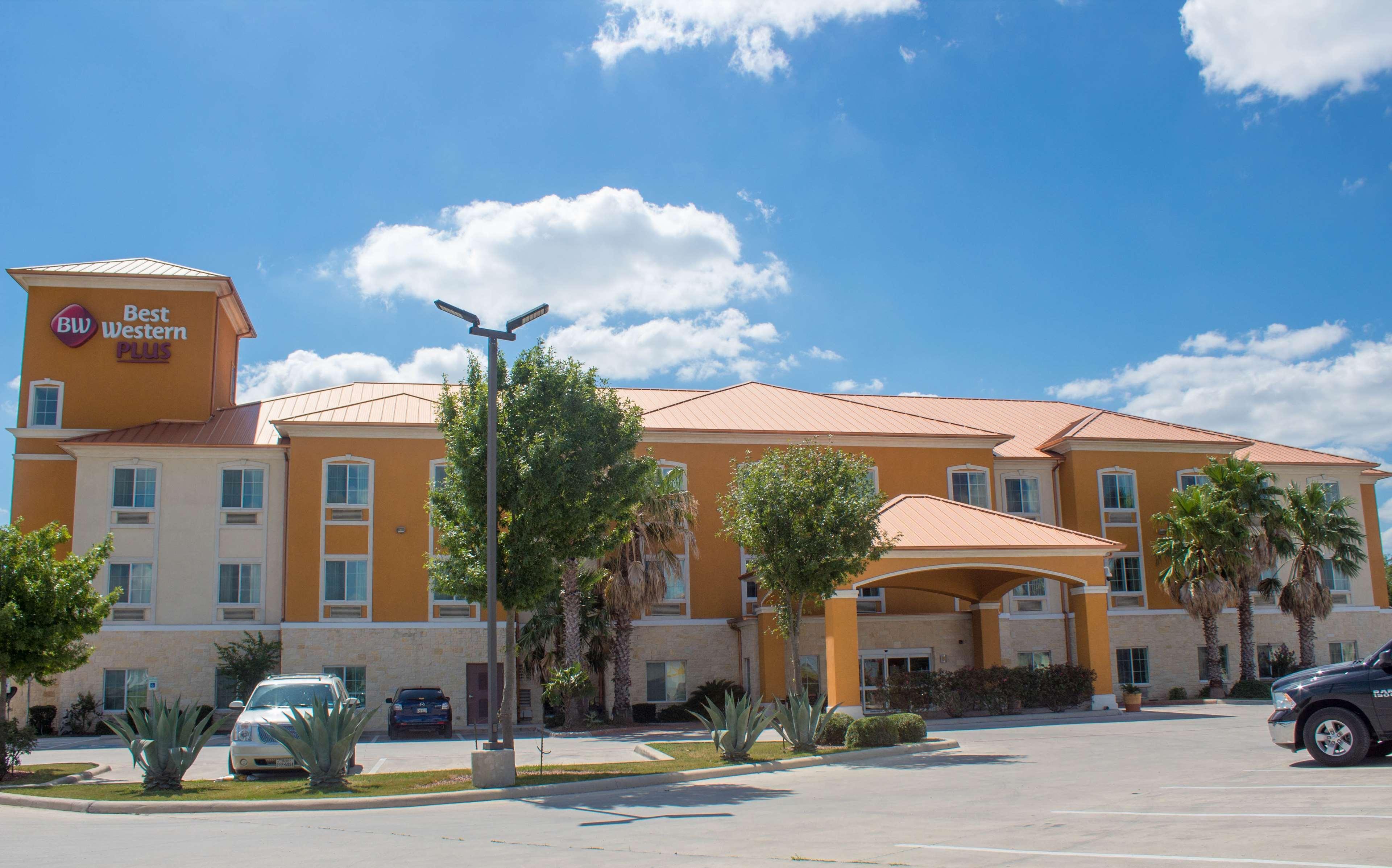 Best Western Plus East & 3*